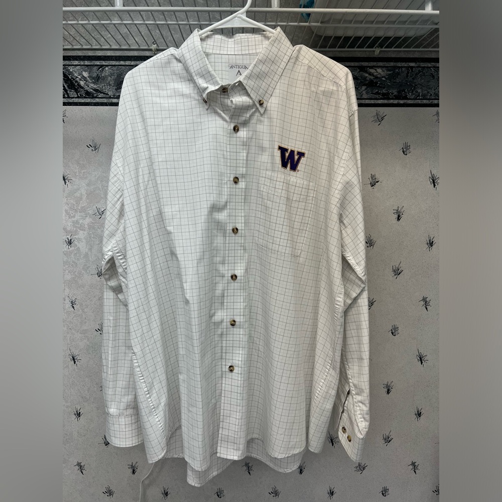UW Huskies men’s windowpane plaid oxford. Size xl.
